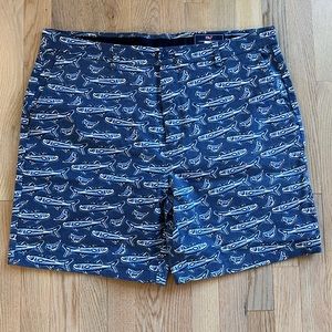 Vineyard Vines Navy Blue Fish Print shorts - size 38